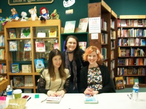 Maureen, Me, and Stephanie. Squee!